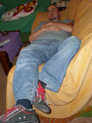 20070805164325-peke-siesta.jpg
